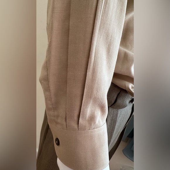 Dockers Tan Button Down Long Sleeve Collared. Pleated Back locker loop Sz XL - Picture 8 of 14